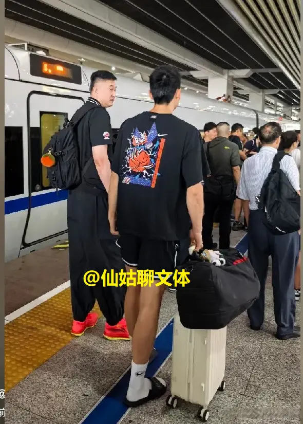 回东莞, 晚和美国肯 回东莞, 晚和美国肯