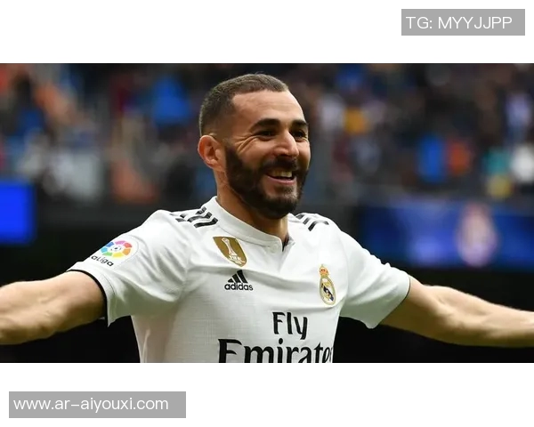 本泽马足球明星高清图片展现精彩瞬间与赛场风采